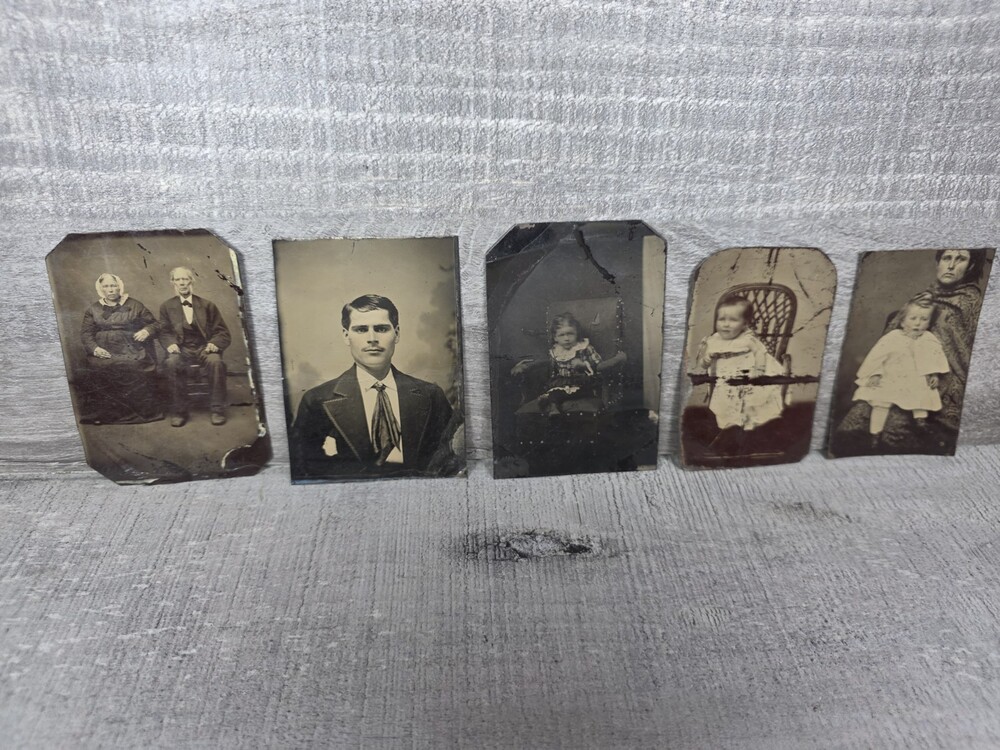 Antique Tintype Photo Lot 5 Victorian Family Grandparents Baby Portraits 197.36
